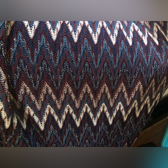 Ladies Zigzag Pattern Top Wine Blue Turquoise with Metallic Accents 1X - Picture 7 of 10